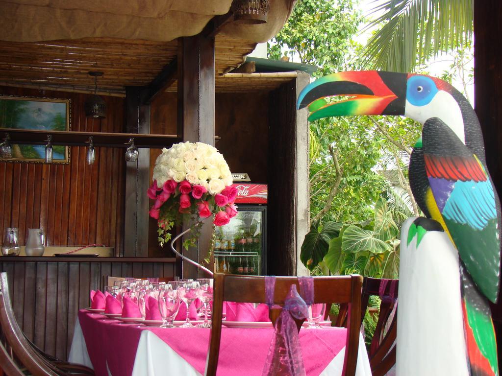 Hotel La Cascada - Lago Agrio Nueva Loja Exterior photo